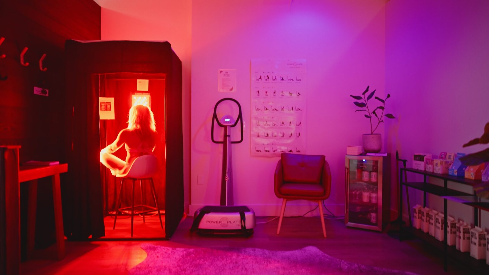 Red light therapy room at Safire Wellness