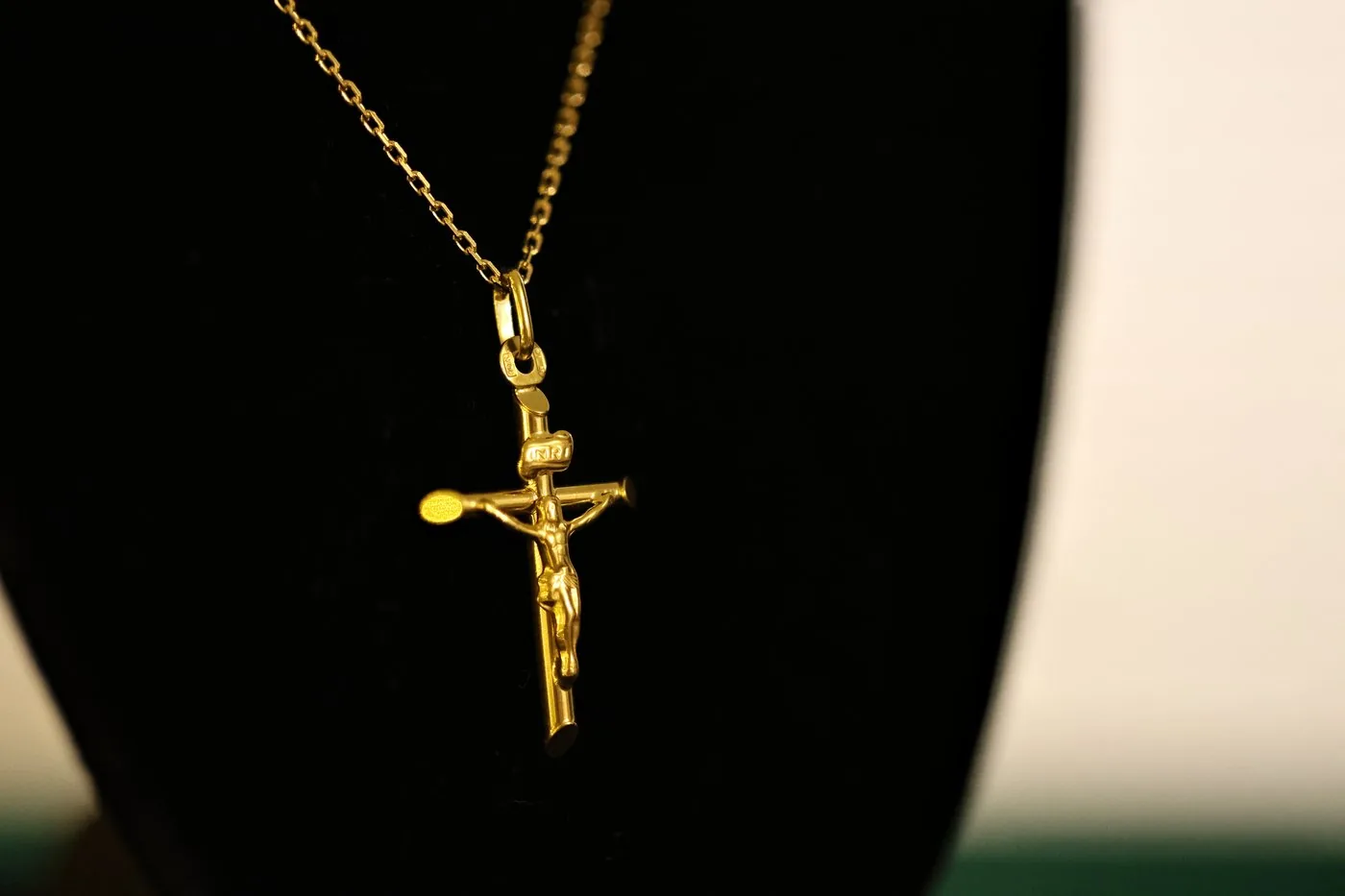 piece crucifix pendant 3