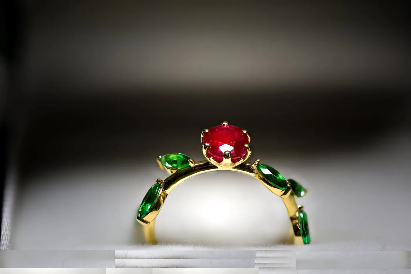 piece ruby emerald ring 5