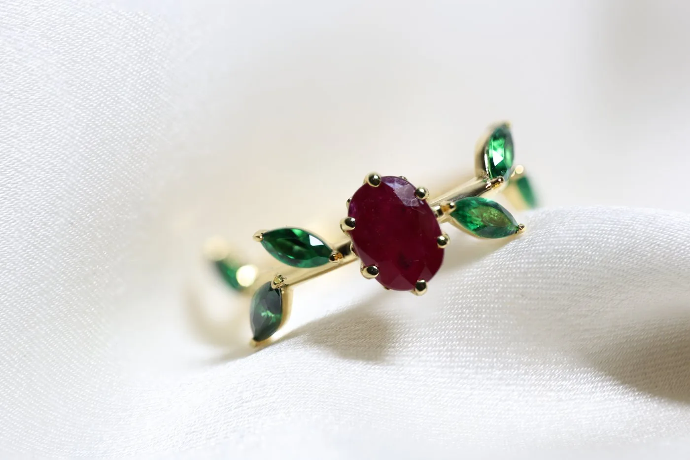 piece ruby emerald ring 1